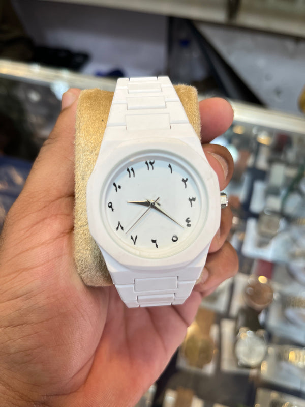 White Arabic aura watch